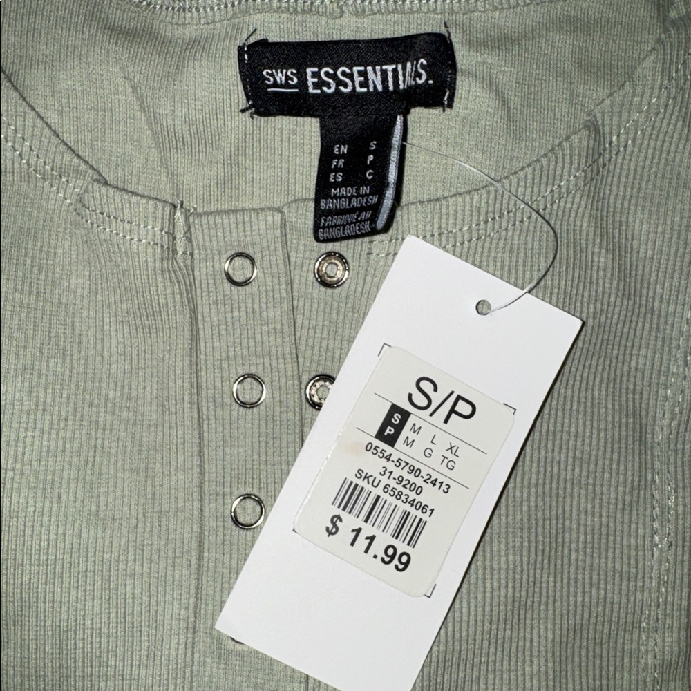 Essentials Sage Ribbed Snap-Front Crop Tank - Picture 2 of 2